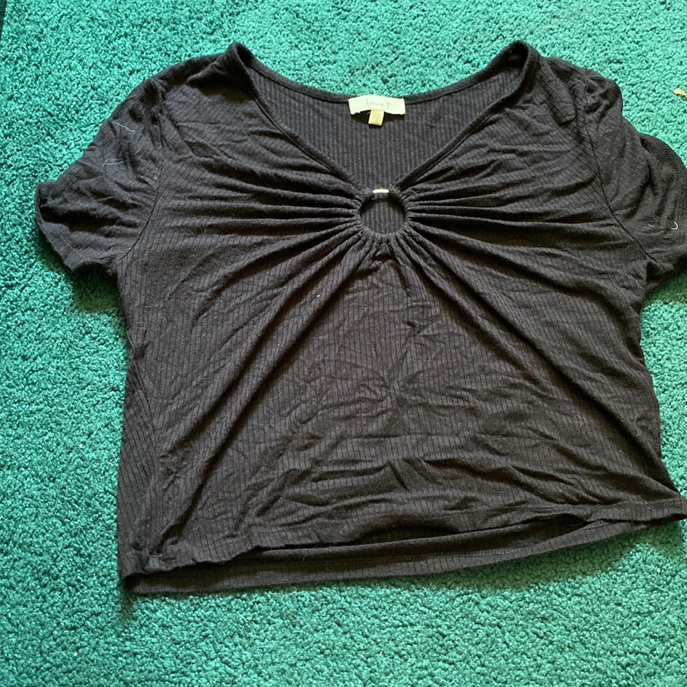 Black cropped T-shirt